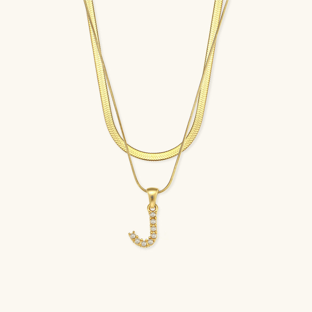 Fiona Lagd Gull Initialhalskjede" could be rewritten as "Fiona Gold Initial Necklace.
