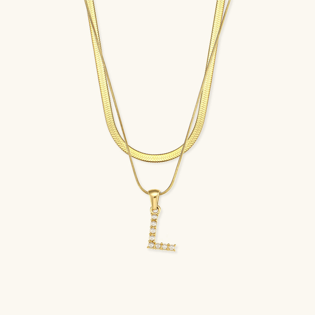 Fiona Lagd Gull Initialhalskjede" could be rewritten as "Fiona Gold Initial Necklace.