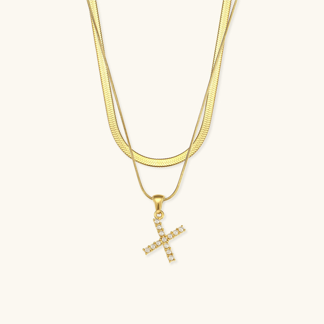 Fiona Lagd Gull Initialhalskjede" could be rewritten as "Fiona Gold Initial Necklace.
